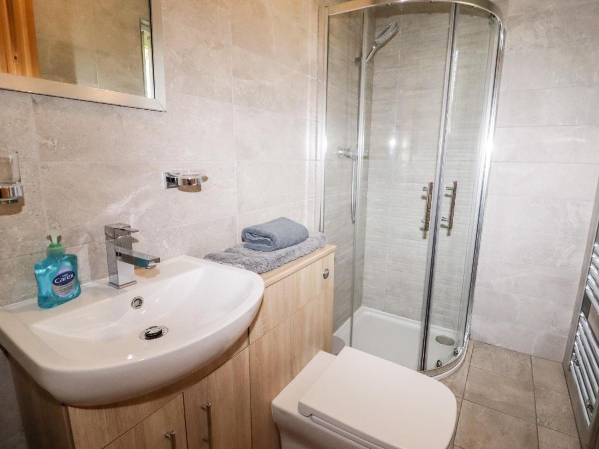 Watersview Lodge Leek Buitenkant foto